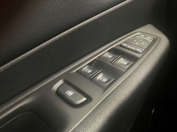 Car image 33