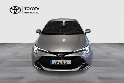 Car image 4