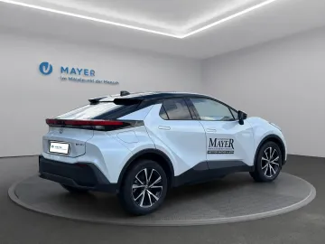 Car image 5
