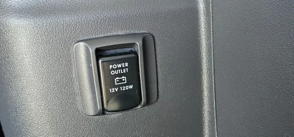 Car image 26