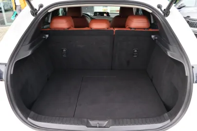 Car image 37
