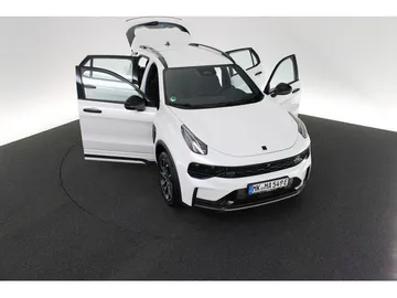 Car image 26
