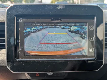 Car image 19