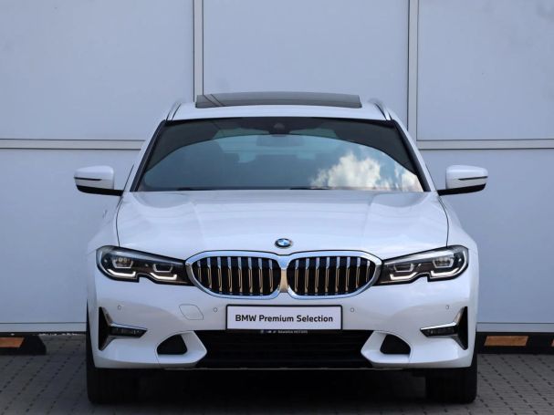 BMW 320i Touring 135 kW image number 10