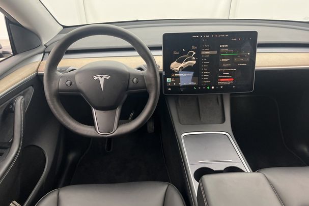 Tesla Model Y Long Range AWD 378 kW image number 13