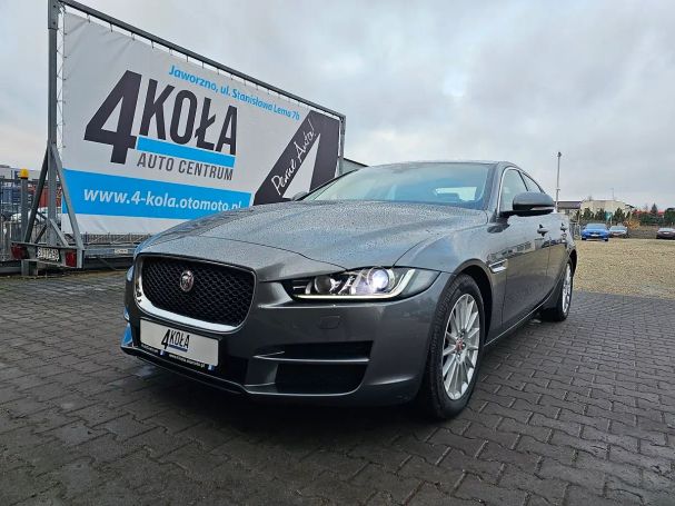 Jaguar XE E-Performance Portfolio 120 kW image number 8