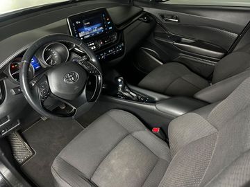 Car image 9