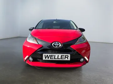 Car image 3