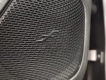 Car image 37
