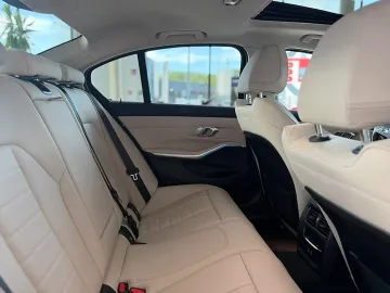Car image 35