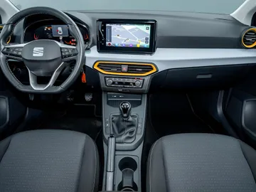 Car image 3