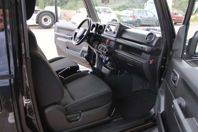 Car image 13