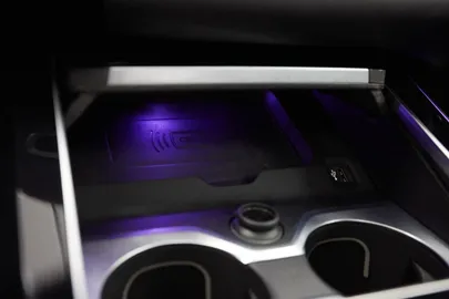 Car image 46