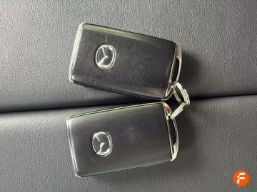 Car image 32