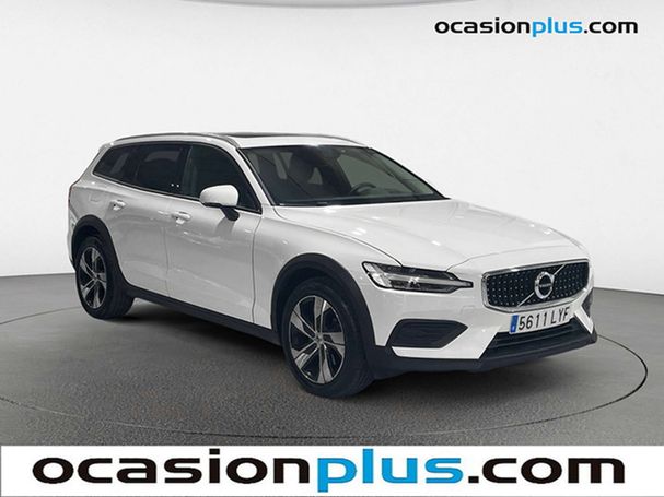 Volvo V60 Cross Country B4 AWD 145 kW image number 1