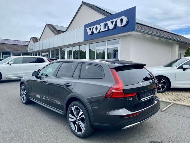 Volvo V60 Cross Country AWD B4 145 kW image number 4