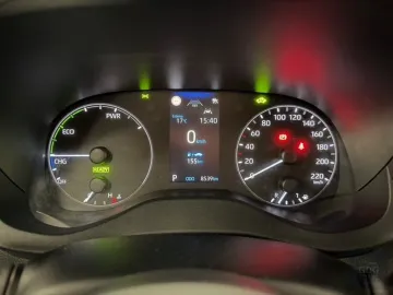 Car image 18