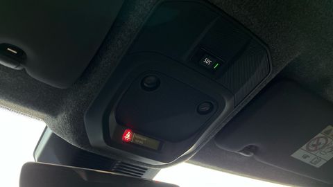 Car image 32