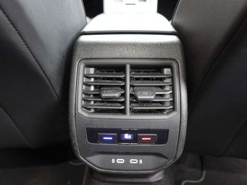 Car image 38