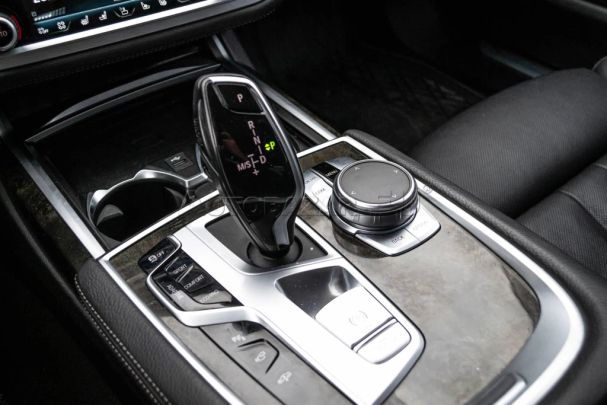 BMW 730Ld xDrive 195 kW image number 15