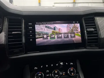 Car image 25