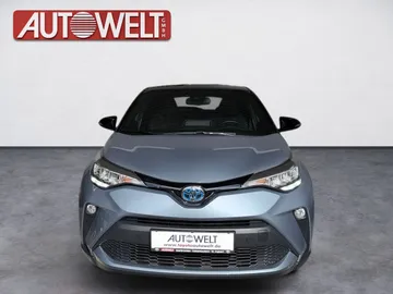 Car image 4