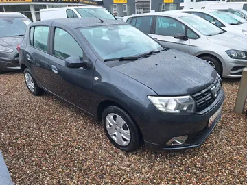 Car image 2