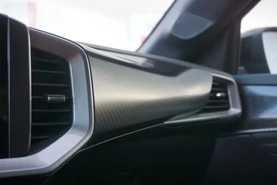 Car image 32