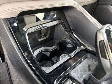 Car image 37