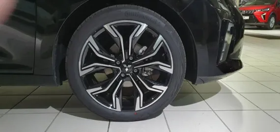 Car image 31