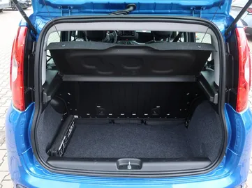 Car image 23