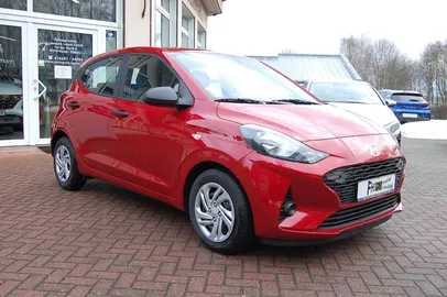Car image 3
