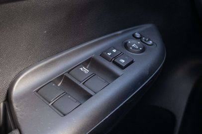 Car image 33