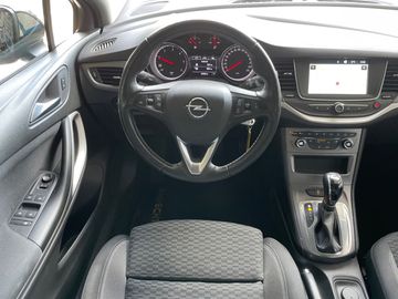 Car image 10