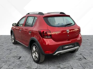 Car image 5