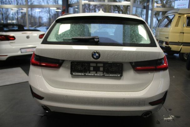 BMW 320d Touring Advantage 140 kW image number 4