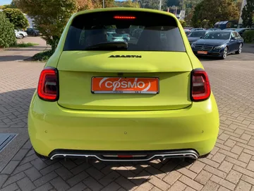 Car image 28