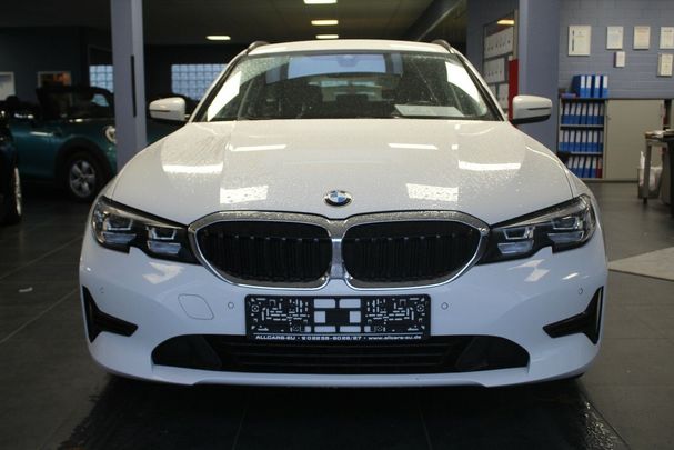 BMW 320d Touring Advantage 140 kW image number 3