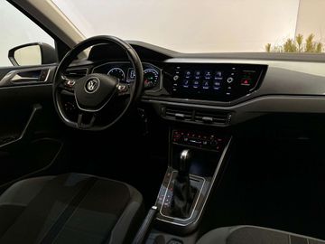 Car image 30