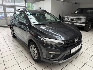 Car image 2