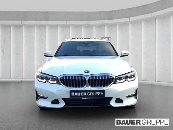 BMW 320d Touring Luxury Line 140 kW image number 2