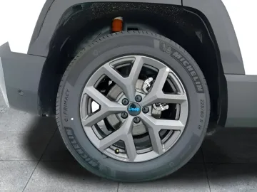 Car image 25