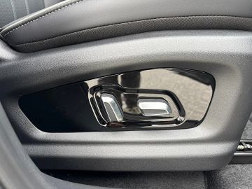 Car image 36