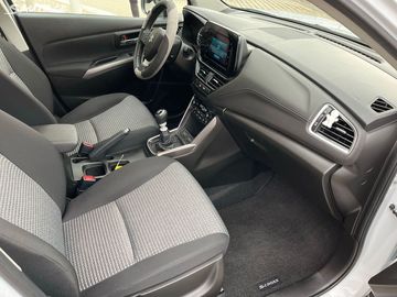 Car image 16