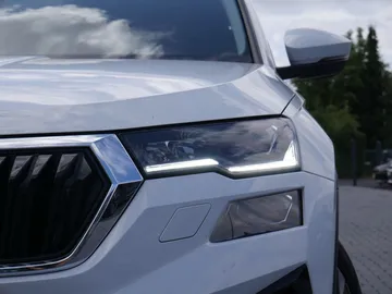Car image 25
