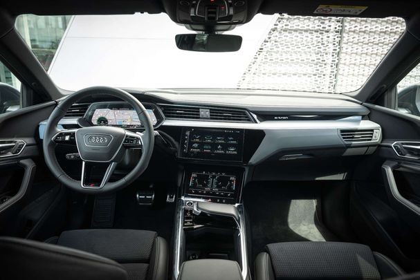 Audi Q8 50 e-tron 95 kWh 250 kW image number 12