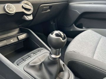 Car image 26