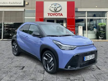 Car image 3