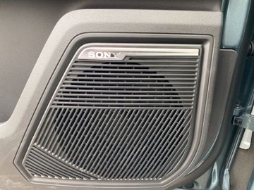 Car image 27