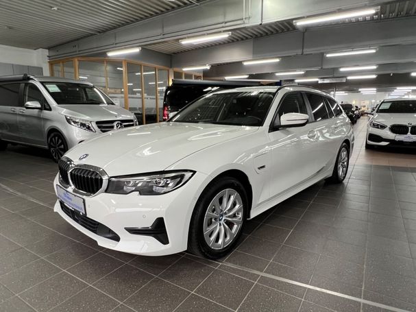 BMW 330 Touring Advantage 185 kW image number 1